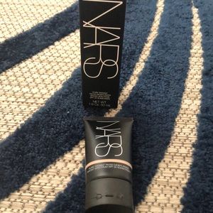 NARS Pure Radiant Tinted Moisturizer- Light 3 Groenland